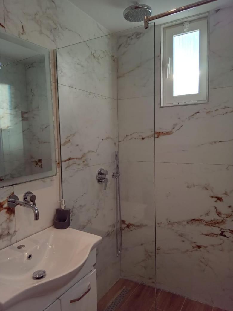 Vila Pasha Sarandë Quarto foto